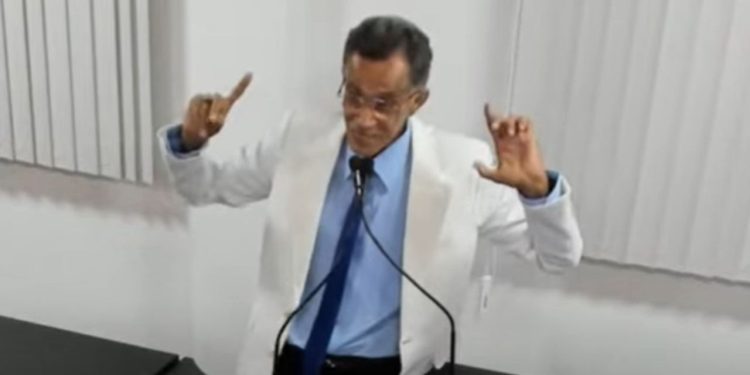 Vereador causa polêmica ao afirmar que "quanto mais apanha, mais a mulher gosta do homem"