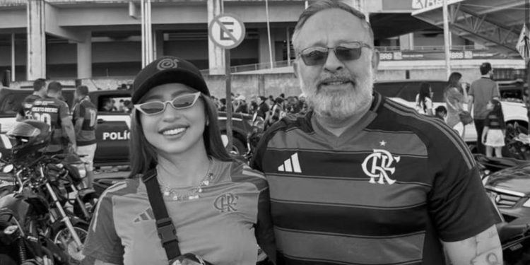 Ruivinha de Marte anuncia término e agradece pelo silicone, lentes nos dentes e passeios de lancha