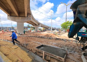 A obra, cuja previsão inicial era de 18 meses, já ultrapassa dois anos de construção. Foto: Dhyeizo Lemos/Semcom