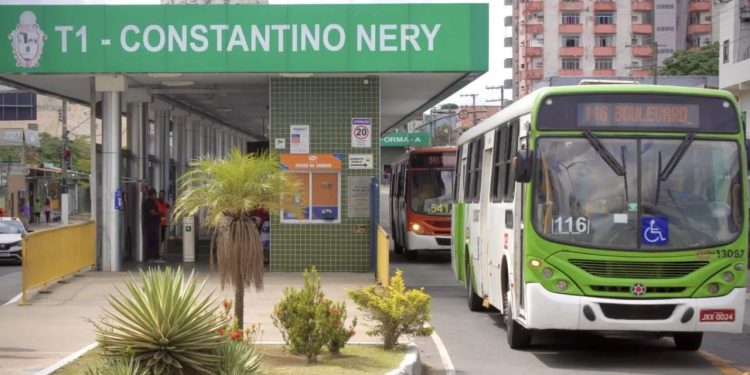 População de Manaus poderá continuar pagando passagem em espécie, decide juíza