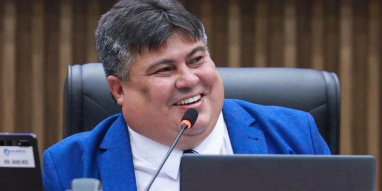 Recomposição salarial de servidores da Prefeitura de Manaus avança na CMM