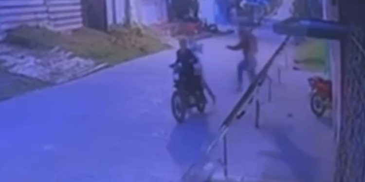 Câmera registrou empresário sendo b4lead0 ao reagir a assalt0 no interior do Amazonas; VEJA