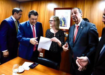 O encontro teve como objetivo abrir um canal de diálogo direto entre o governo federal e os representantes locais. Foto: Ariel Costa