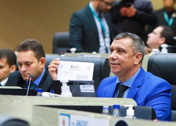 A matéria segue agora para análise da 2ª Comissão de Constituição, Justiça e Redação (CCJR). Foto: Cleuton Silva e Eder França/Dicom-CMM