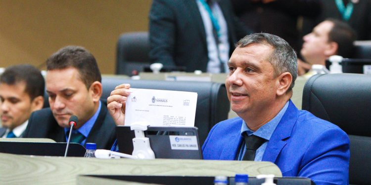 A matéria segue agora para análise da 2ª Comissão de Constituição, Justiça e Redação (CCJR). Foto: Cleuton Silva e Eder França/Dicom-CMM