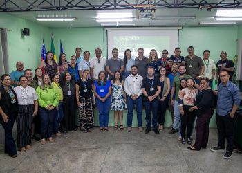 Durante a agenda, André Zogahib também dialogou com docentes e técnicos, reforçando o compromisso da universidade com a formação na região do Alto Solimões. Foto: Divulgação