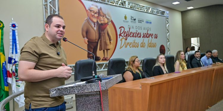 A programação pelo Dia dos Avós foi realizada por meio do programa Educando pela Cultura. Foto: Rodrigo Brelaz
