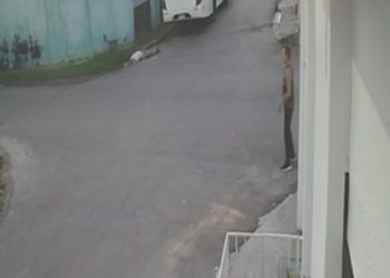Vídeo: Sargento da PM é ass4ltado por crimin0s0s em motos na zona norte de Manaus