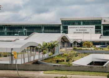 Chuva forte faz aviões mudarem rota e não pousarem em Manaus