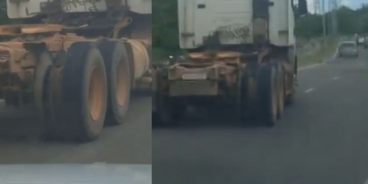 'Tá fumaçando': vídeo mostra caminhão andando com o pneu estourado na Cosme Ferreira