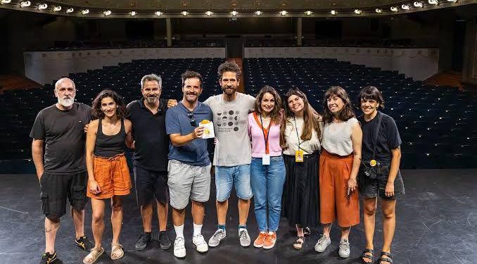 Em turnê aberta ao público geral, companhia apresenta 'A pior professora do mundo'. Foto: Divulgação