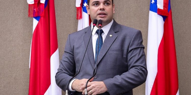 O projeto prevê a divulgação de informações e a realização de ações educativas sobre a dependência tecnológica nas escolas públicas e privadas do Estado. Foto: Herick Pereira