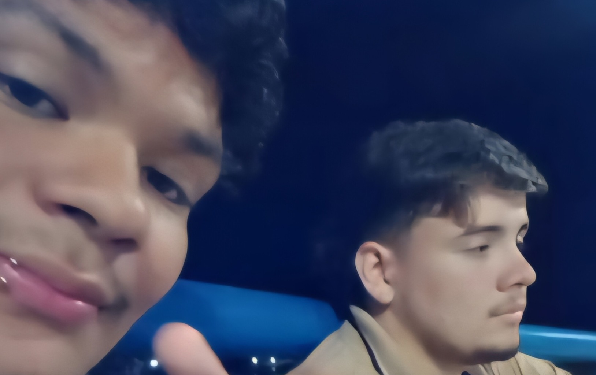 Diego Natanael Pereira de Freitas Linhas, (da direita) de 18 anos, fugiu para a Bolívia e depois retornou para o AM. Foto: Reprodução