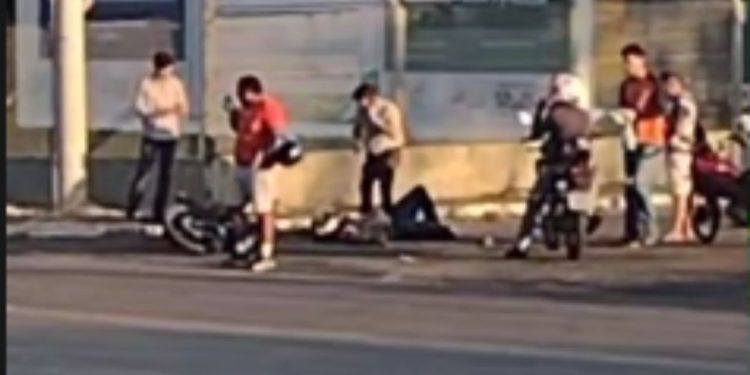Veja: Motociclista fica com fr4tur4 exp0sta após acidente no Distrito Industrial