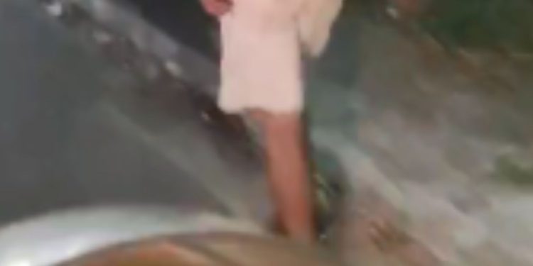 Vídeo mostra homem todo fer1d0 após 'tribunal do cr1me' por furt0 de fios em Itacoatiara