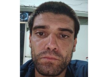 Homem que b4tia na esposa e jogou lixo na ex-sogra é procurado pela polícia em Manaus