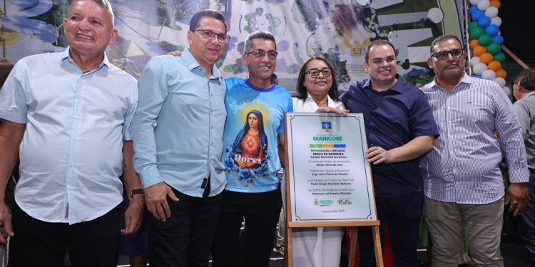 O prefeito de Manicoré, Lúcio Flávio, agradeceu pela presença de Cidade na festa de reinauguração da Praça da Bandeira. Foto: Herick Pereira