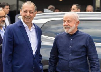 Senador Omar Aziz participou dos compromissos ao lado do presidente da República. Foto: Tadeu Rocha