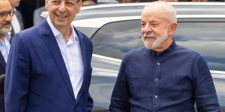 Senador Omar Aziz participou dos compromissos ao lado do presidente da República. Foto: Tadeu Rocha