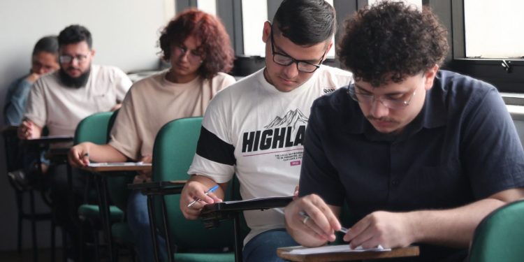 A avaliação ocorreu neste domingo (14/9) e foi voltada aos inscritos nos cursos de Teatro, Dança e Música. Foto: Divulgação