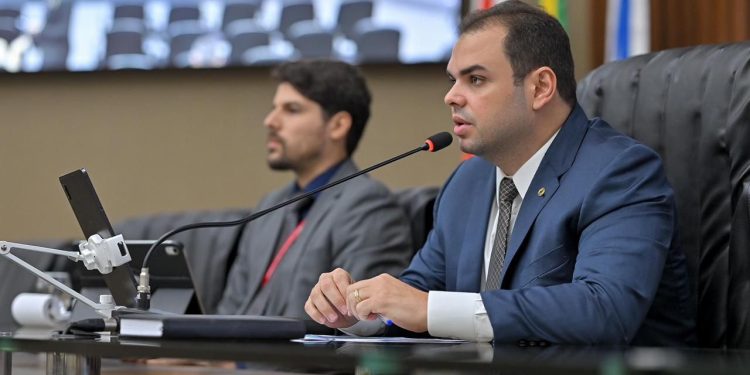 O projeto segue em análise pelas comissões temáticas da Aleam e, se aprovado, poderá representar um avanço significativo na defesa dos direitos do consumidor. Foto: Rodrigo Brelaz