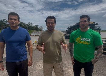 Acompanhado dos vereadores Coronel Rosses e Capitão Carpê, o parlamentar destacou a importância da base no combate ao tráfico de drogas. Foto: Arquivo Assessoria