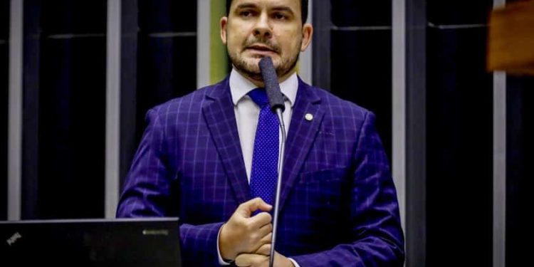 A visita, articulada pelo deputado federal Capitão Alberto Neto, teve o objetivo de regularizar o Cadastro Ambiental Rural (CAR). Foto: Reprodução/Internet