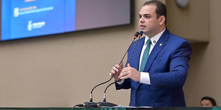 Presidente Roberto Cidade alerta para início do prazo de inscrições para o concurso público da Aleam, nesta quarta-feira, 10/9