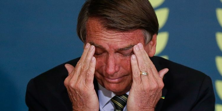 Bolsonaro pega 27 anos de regime fechado em condenação no STF