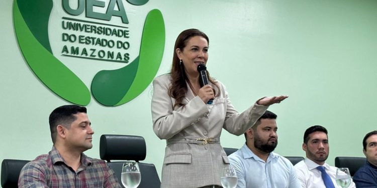 Residência em Cardiologia da UEA promove simpósio sobre emergências cardiovasculares