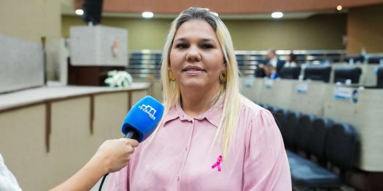 Ação faz parte da programação da Casa e busca conscientizar servidoras sobre a importância do diagnóstico precoce. Foto: Cleuton Silva e Eder França/Dicom