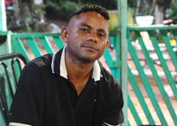 O corpo da vítima foi removido do local e encaminhado ao Instituto Médico Legal (IML). Foto: Reprodução