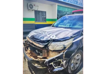 Além de fazer sexo com os presos, o investigador ainda bateu a viatura. Foto: Divulgação