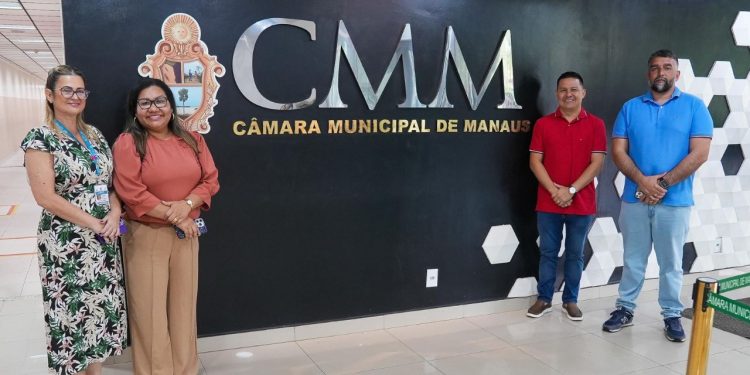 CMM recebe comitiva de Tabatinga e compartilha modelo inovador do 'Câmara Digital'