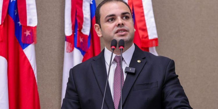 Aleam analisa projeto de autoria de Roberto Cidade que assegura autonomia na escolha de oficinas por segurados