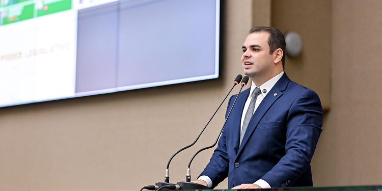 O certame oferece 100 vagas para chamamento imediato,  sendo 60 para cargos de nível superior e 40 para nível médio. Foto: Rodrigo Brelaz