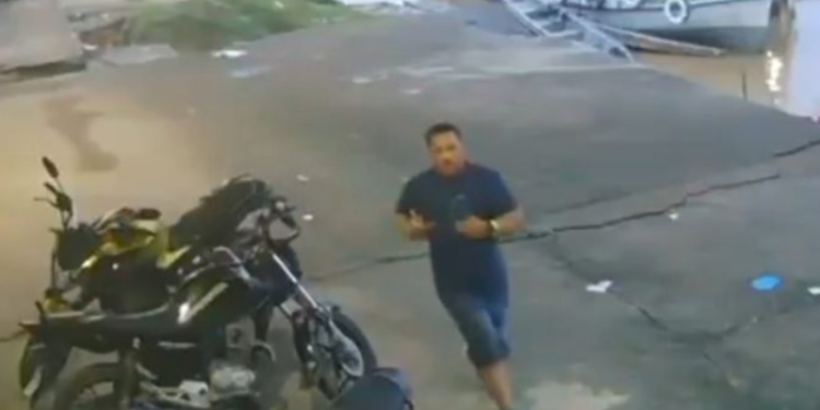 A suspeita é que ele sofreu um surto. Foto: Reprodução