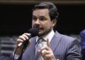 Capitão Alberto Neto cobra no plenário urgência na reconstrução da BR-319 e compromisso do Governo Federal com o AM