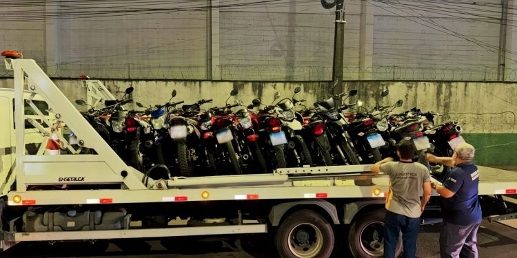 A operação, em parceria com a Polícia Militar e Rocam, ocorreu entre a sexta-feira (02/01) e o domingo (04/01). Foto: Divulgação/Detran-AM