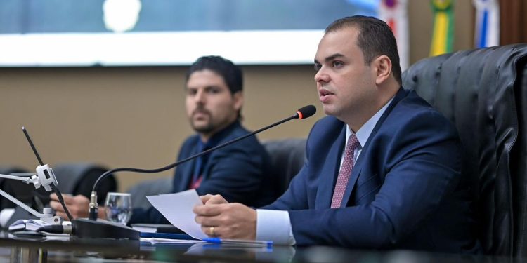 Para Roberto Cidade, o concurso representa o cumprimento de um compromisso institucional com a modernização da Assembleia. Foto: Rodrigo Brelaz