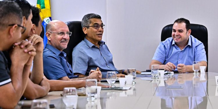 Na ocasião, o chefe do Poder Legislativo ouviu as demandas da cidade e reafirmou seu compromisso com o povo da Terra da Melancia. Foto: Rodrigo Brelaz