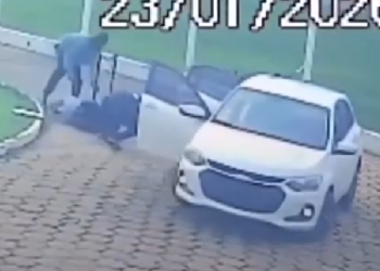 A mulher permaneceu refém por cerca de 30 minutos. Foto: Reprodução