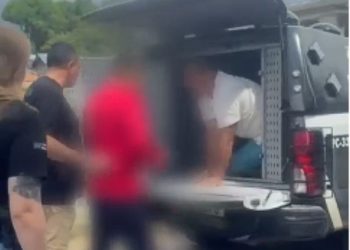 Os dois chegaram a agredir a mulher. Foto: Reprodução