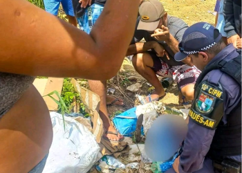 No local, os policiais confirmaram a denúncia e localizaram o corpo da criança, que estava dentro de um saco plástico. Foto: Reprodução