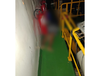 Durante a troca de disparos, um dos assaltantes foi baleado e morreu ainda no local. Foto: Reprodução