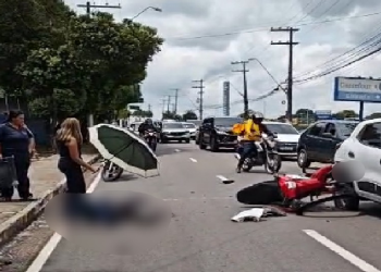 A colisão envolveu uma motocicleta e um veículo. Foto: Reprodução