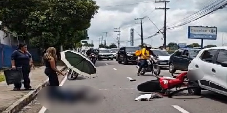 A colisão envolveu uma motocicleta e um veículo. Foto: Reprodução