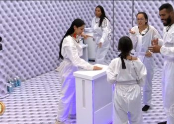 Lívia, Rainha do Boi Garantido, aperta o botão no Quarto Branco, leva R$ 50 mil e perde vaga no BBB