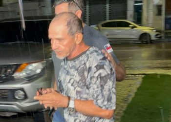 Juiz comunica Corregedoria da PC após idoso que ateou fogo em empresa relatar falta de jantar na cela