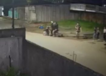 Dupla é rendida e tem celulares roub4dos durante ass4lto na noite em Tefé